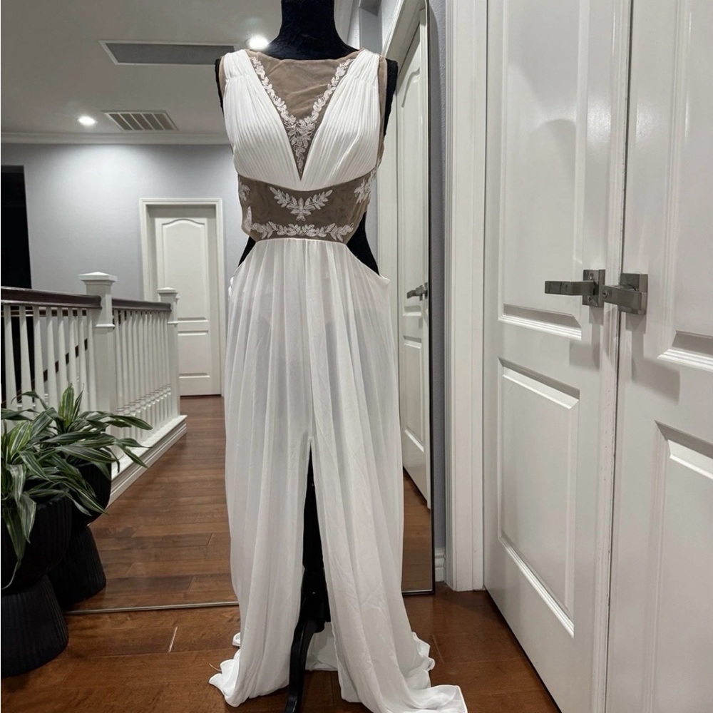 BCBGMaxAzria White and Tan Backless Dress size 12